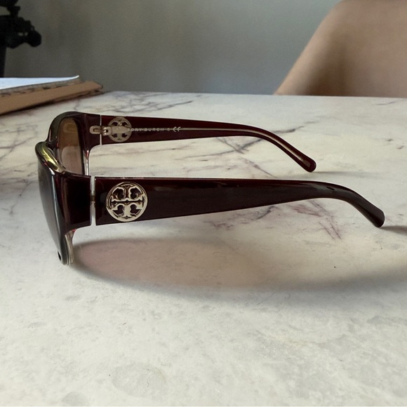 Tory Burch Accessories - Tory Burch Tortoise Sunglasses